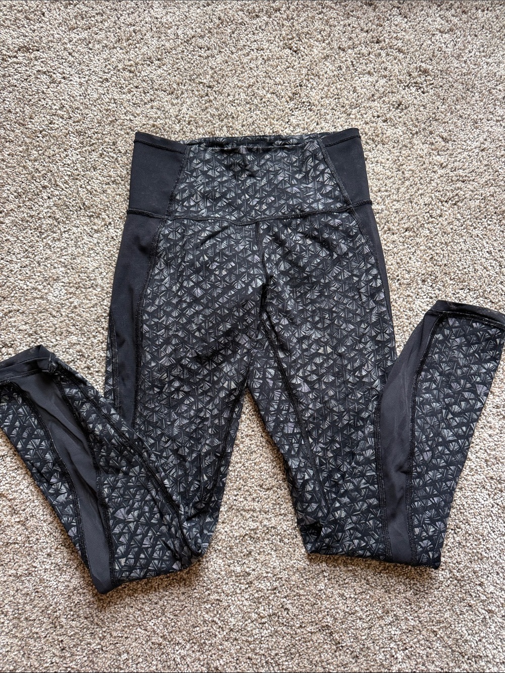 Lululemon leggings with unique print sz 4